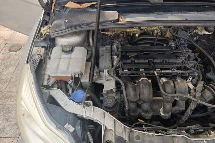 Used Ford Focus 2012 Hatchback 1.6L Automatic Comfort Model Engine Bay Right
