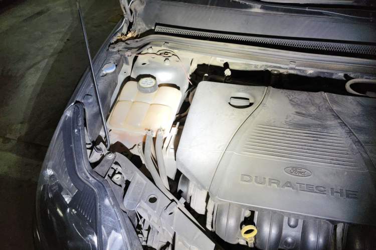 Used Ford Focus 2012 Hatchback Classic 1.8L Manual Base Model Engine Bay Right