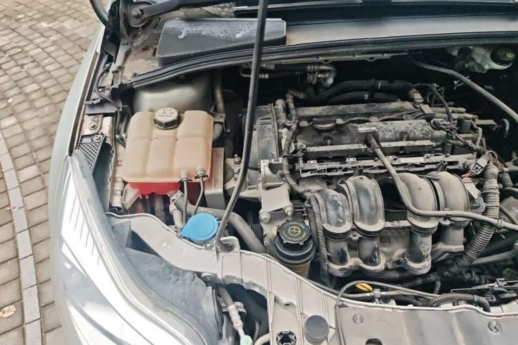 Used Ford Focus 2012 Hatchback 1.6L Automatic Fashion Edition Engine Bay Right