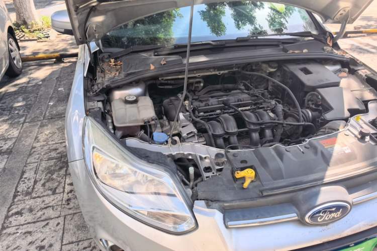 Used Ford Focus 2012 Sedan 1.6L Manual Fashion Edition Engine Bay Right