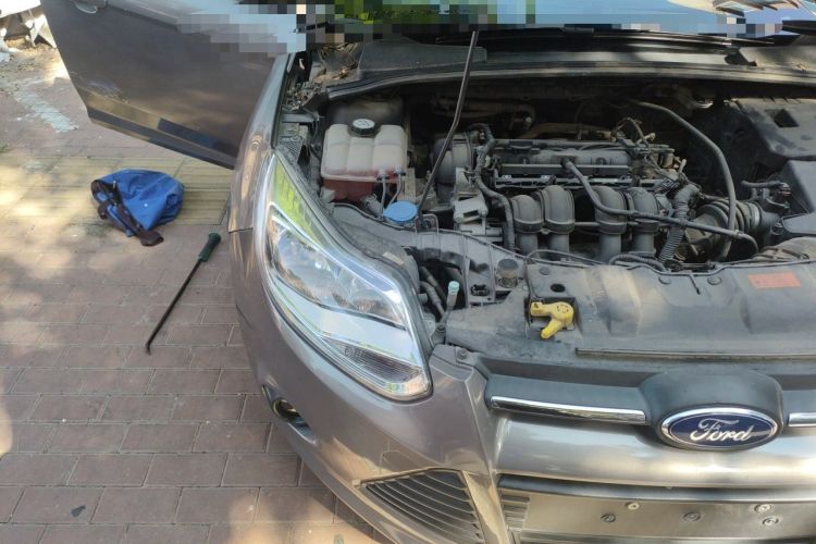 Used Ford Focus 2012 Sedan 1.6L Manual Comfort Model Engine Bay Right