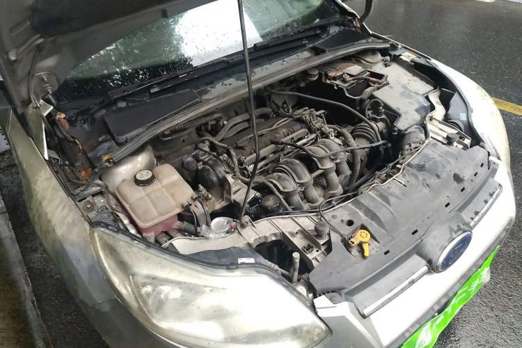 Used Ford Focus 2012 Sedan 1.6L Automatic Prestige Model Engine Bay Right