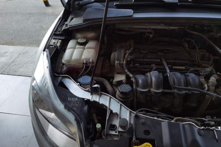 Used Ford Focus 2012 Sedan 1.6L Automatic Comfort Model Engine Bay Right