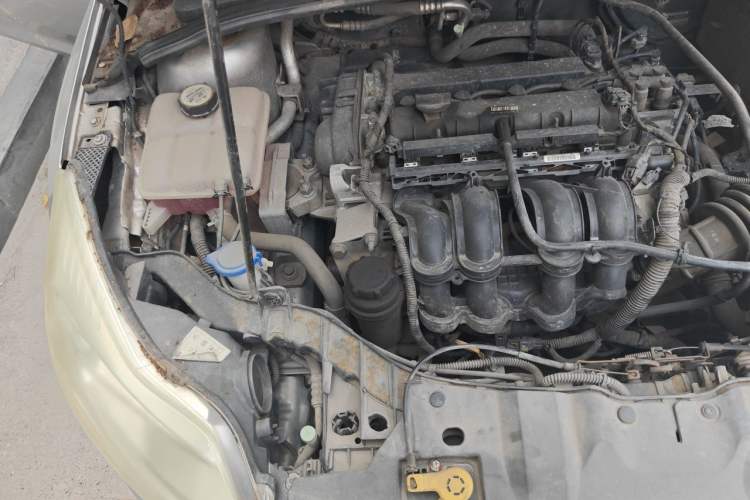 Used Ford Focus 2012 Hatchback 1.6L Automatic Comfort Model Engine Bay Right