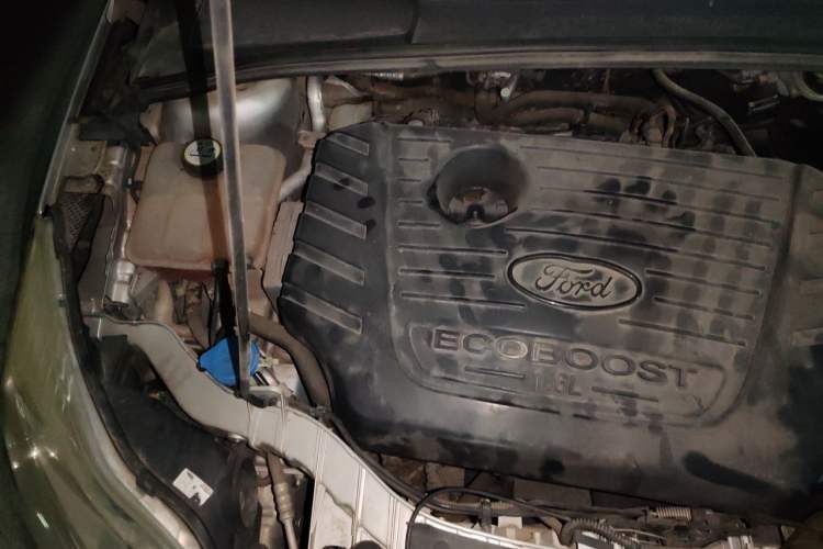 Used Ford Focus 2012 Sedan 1.6L Automatic Fashion Edition Engine Bay Right