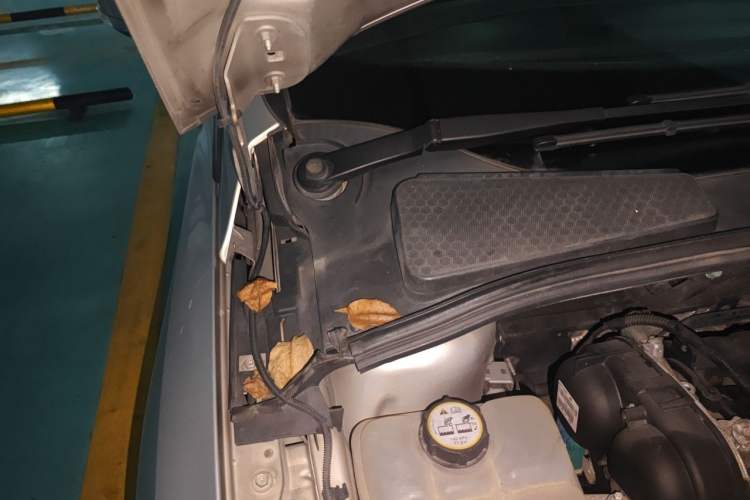 Used Ford Focus 2012 Sedan 1.6L Automatic Comfort Model Engine Bay Right