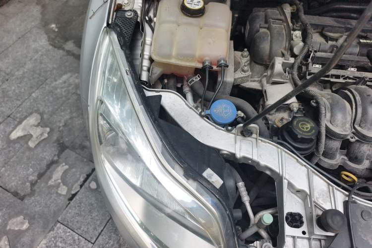 Used Ford Focus 2012 Hatchback 1.6L Automatic Fashion Edition Engine Bay Right