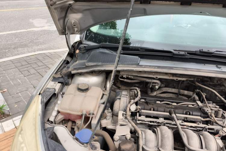 Used Ford Focus 2012 Sedan 1.6L Automatic Fashion Edition Engine Bay Right