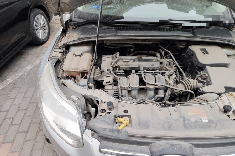 Used Ford Focus 2012 Sedan 1.6L Manual Comfort Model Engine Bay Right