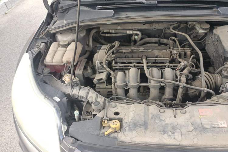 Used Ford Focus 2012 Sedan 1.6L Manual Comfort Model Engine Bay Right