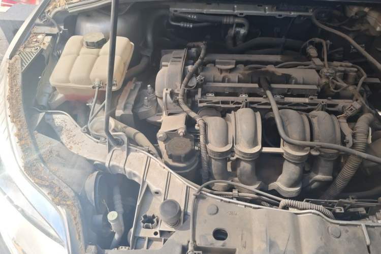 Used Ford Focus 2012 Sedan 1.6L Automatic Comfort Model Engine Bay Right