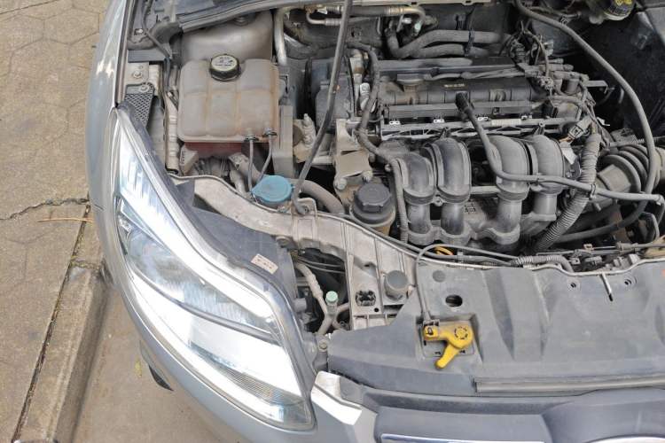 Used Ford Focus 2012 Hatchback 1.6L Automatic Comfort Model Engine Bay Right