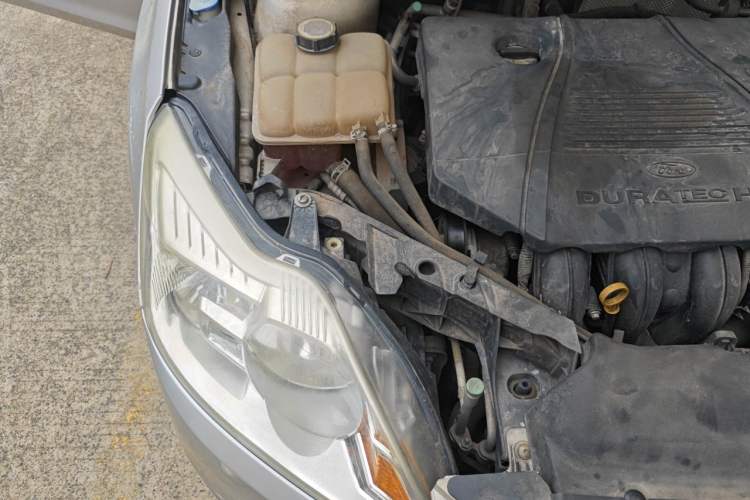 Used Ford Focus 2012 Sedan Classic 1.8L Automatic Base Model Engine Bay Right
