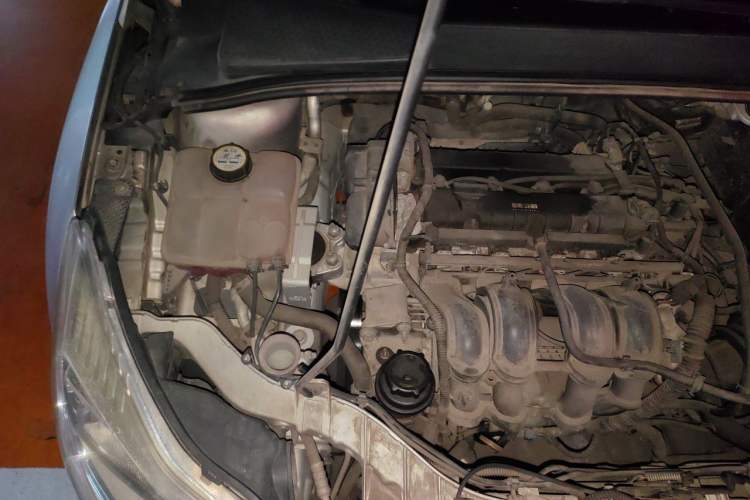 Used Ford Focus 2012 Sedan 1.6L Automatic Fashion Edition Engine Bay Right