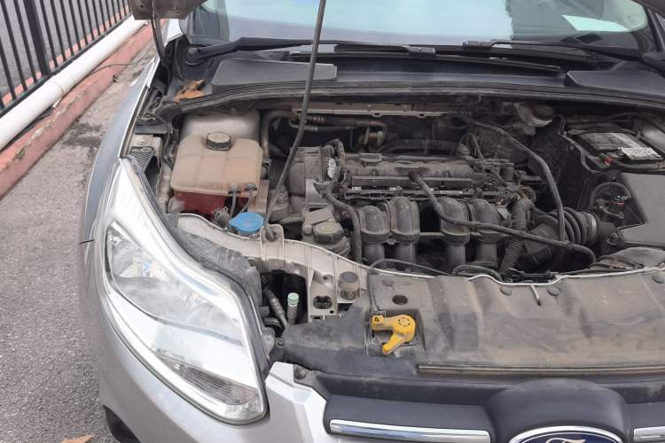 Used Ford Focus 2012 Hatchback 1.6L Automatic Comfort Model Engine Bay Right