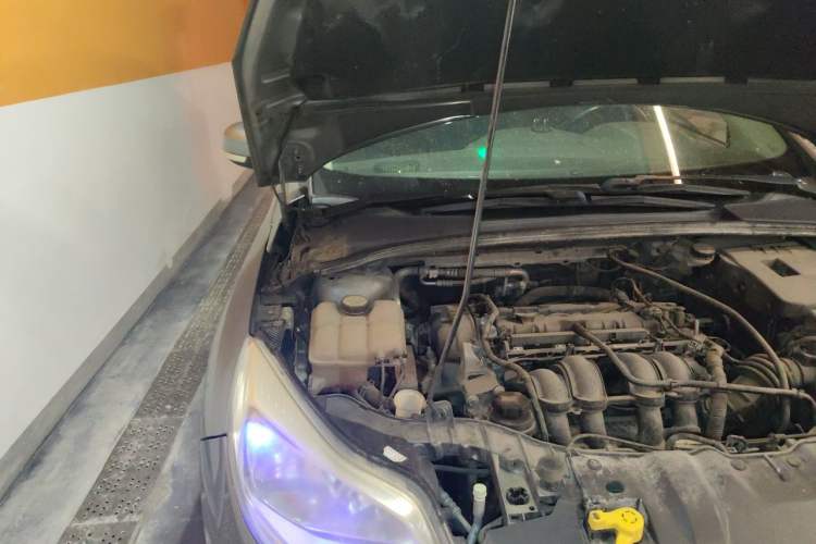 Used Ford Focus 2012 Sedan 1.6L Automatic Fashion Edition Engine Bay Right