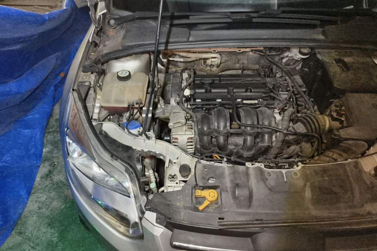 Used Ford Focus 2012 Sedan 1.6L Manual Comfort Model Engine Bay Right