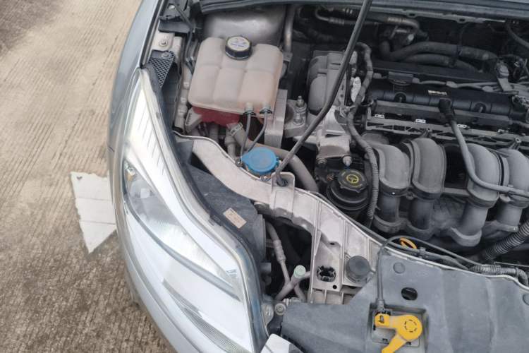 Used Ford Focus 2012 Hatchback 1.6L Automatic Fashion Edition Engine Bay Right