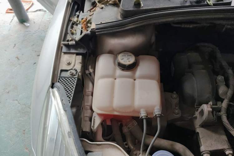 Used Ford Focus 2012 Hatchback 1.6L Automatic Comfort Model Engine Bay Right