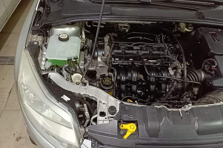 Used Ford Focus 2012 Hatchback 1.6L Automatic Comfort Model Engine Bay Right