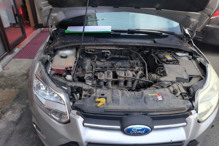 Used Ford Focus 2012 Sedan 1.6L Manual Fashion Edition Engine Bay Right