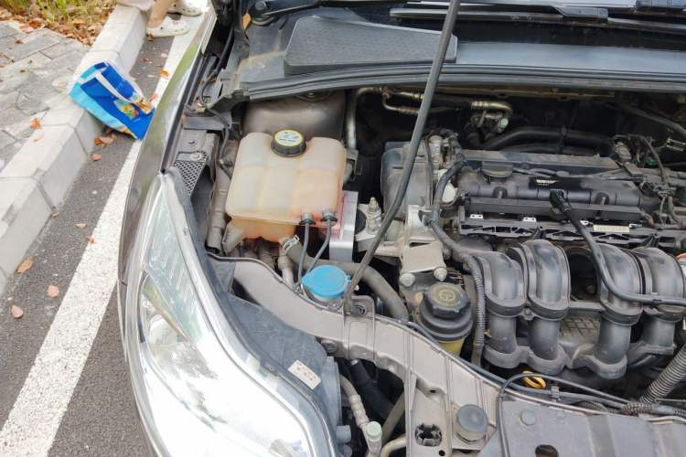 Used Ford Focus 2012 Sedan 1.6L Automatic Fashion Edition Engine Bay Right