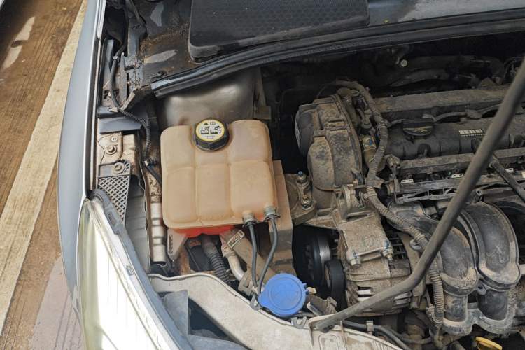 Used Ford Focus 2012 Sedan 1.6L Manual Fashion Edition Engine Bay Right