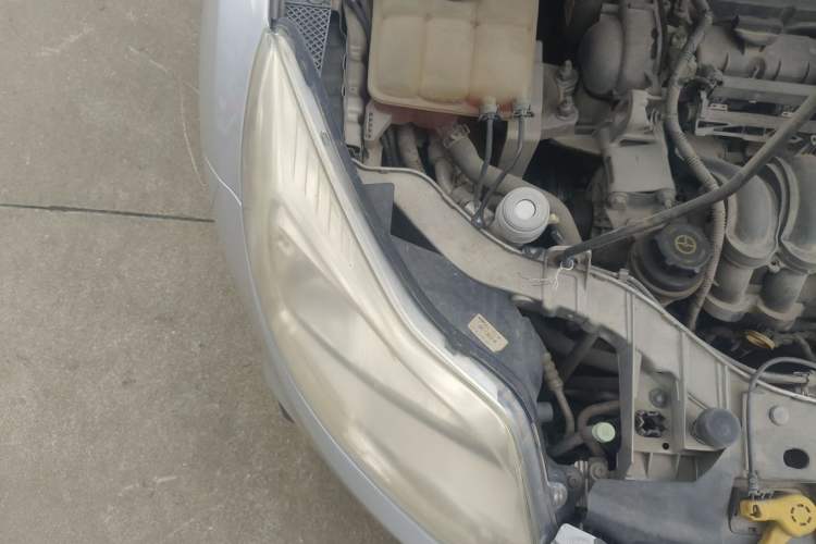 Used Ford Focus 2012 Hatchback 1.6L Automatic Comfort Model Engine Bay Right