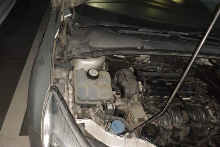 Used Ford Focus 2012 Sedan 1.6L Automatic Fashion Edition Engine Bay Right