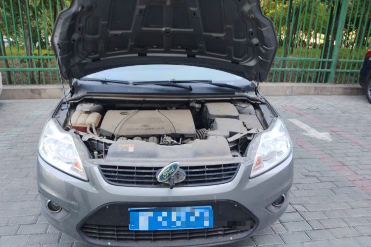 Used Ford Focus 2012 Sedan Classic 1.8L Manual Base Model Engine Bay