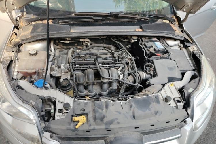 Used Ford Focus 2012 Sedan 1.6L Automatic Fashion Edition Engine Bay