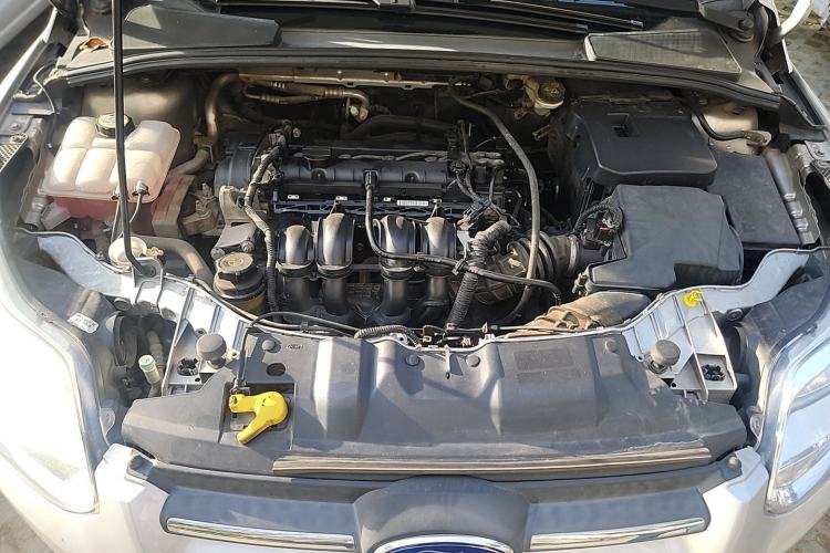 Used Ford Focus 2012 Sedan 1.6L Automatic Fashion Edition Engine Bay