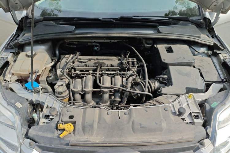 Used Ford Focus 2012 Sedan 1.6L Automatic Fashion Edition Engine Bay