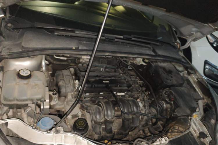 Used Ford Focus 2012 Sedan 1.6L Automatic Fashion Edition Engine Bay