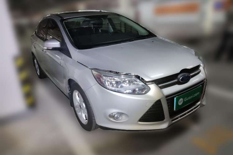 Used Ford Focus 2012 Sedan 1.6L Manual Fashion Edition Exterior 2