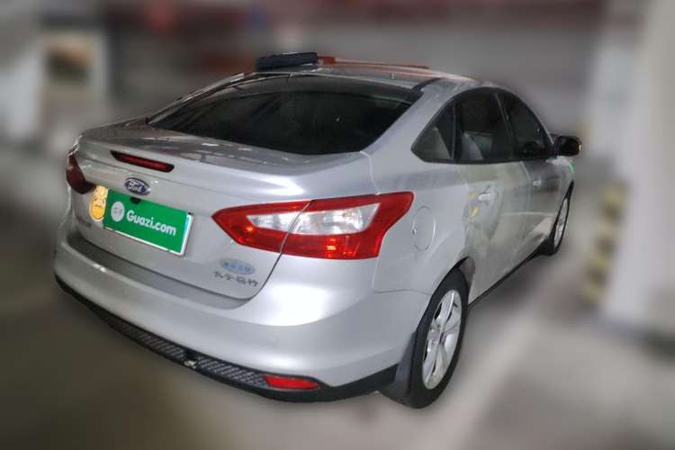 Used Ford Focus 2012 Sedan 1.6L Manual Fashion Edition Exterior 5