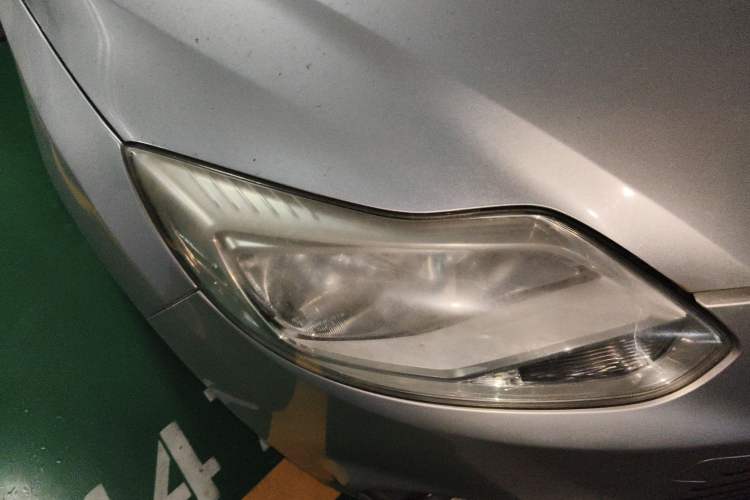 Used Ford Focus 2012 Sedan 1.6L Automatic Comfort Model Exterior 6