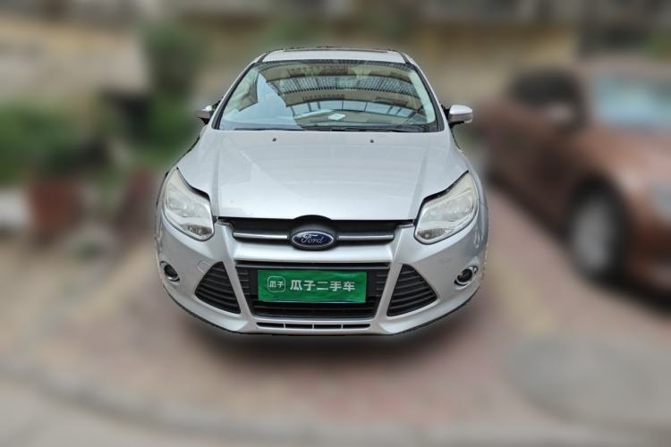 Used Ford Focus 2012 Hatchback 1.6L Manual Fashion Edition Front