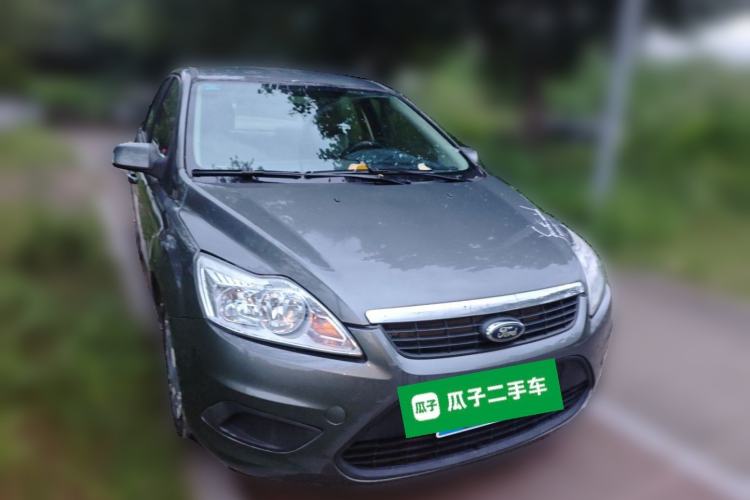 Used Ford Focus 2012 Sedan Classic 1.8L Automatic Base Model Front Right 45 Deg