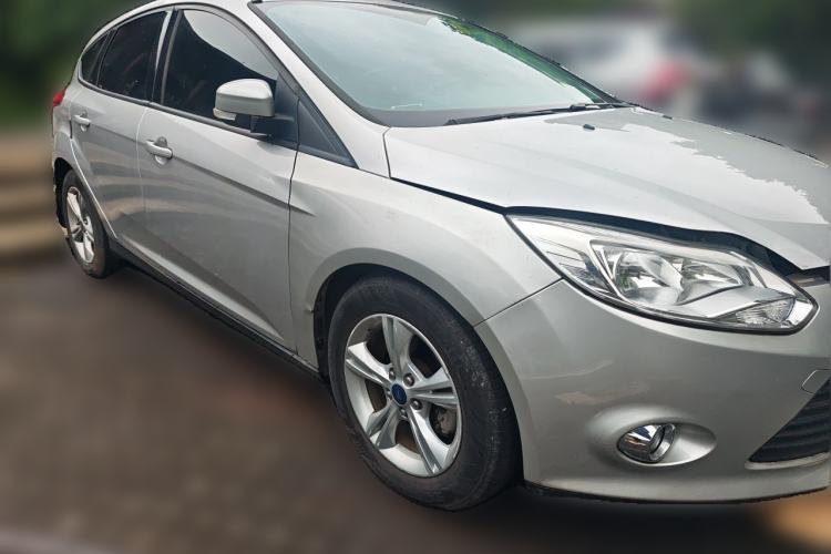 Used Ford Focus 2012 Hatchback 1.6L Automatic Fashion Edition Front Right 45 Deg