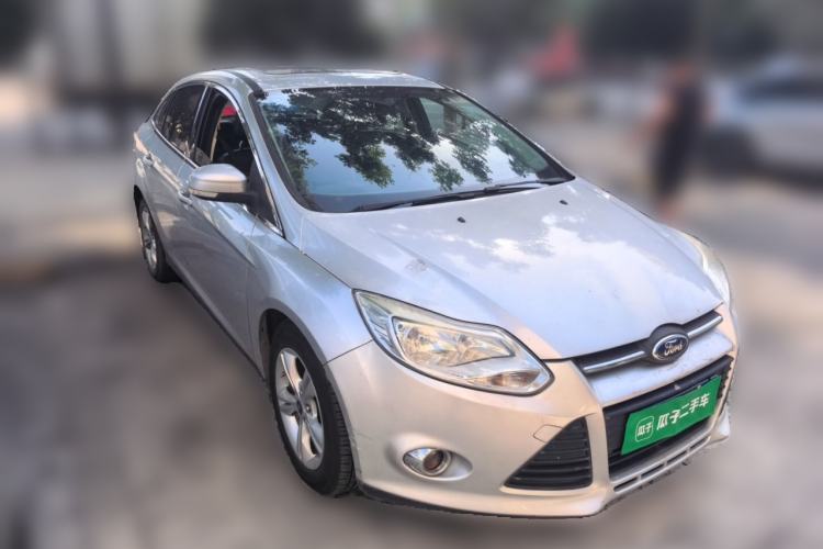 Used Ford Focus 2012 Sedan 1.6L Manual Fashion Edition Front Right 45 Deg