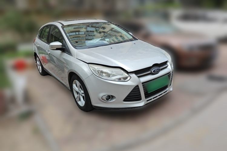 Used Ford Focus 2012 Hatchback 1.6L Manual Fashion Edition Front Right 45 Deg