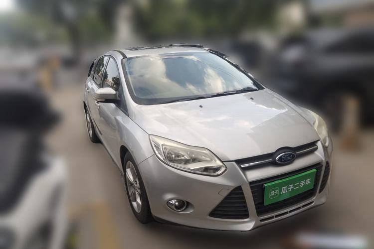 Used Ford Focus 2012 Hatchback 1.6L Manual Fashion Edition Front Right 45 Deg