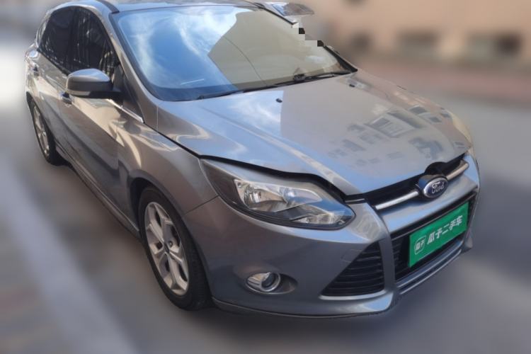 Used Ford Focus 2012 Hatchback 2.0L Manual Luxury Sport Model Front Right 45 Deg