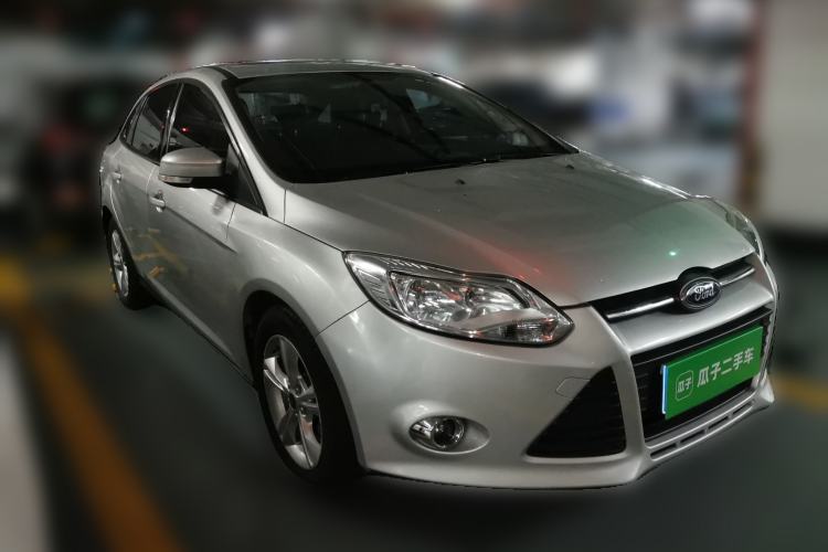 Used Ford Focus 2012 Sedan 1.6L Manual Fashion Edition Front Right 45 Deg
