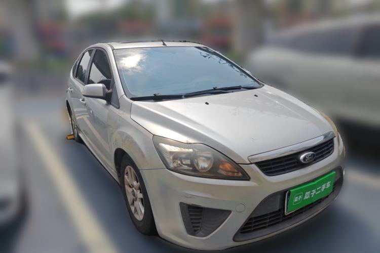 Used Ford Focus 2012 Hatchback Classic 1.8L Manual Fashion Edition Front Right 45 Deg