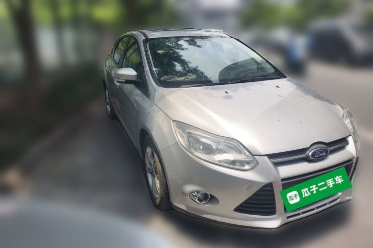 Used Ford Focus 2012 Hatchback 1.6L Automatic Fashion Edition Front Right 45 Deg