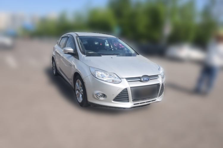 Used Ford Focus 2012 Hatchback 1.6L Automatic Fashion Edition Front Right 45 Deg