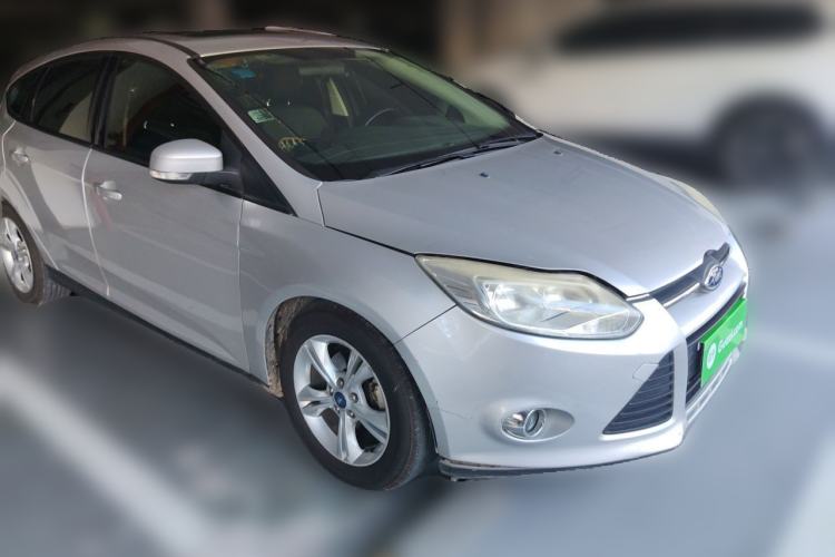 Used Ford Focus 2012 Hatchback 1.6L Automatic Fashion Edition Front Right 45 Deg