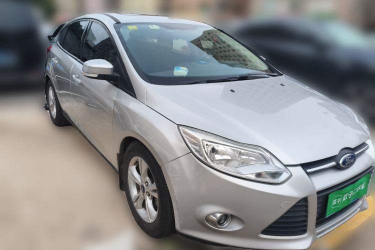 Used Ford Focus 2012 Hatchback 1.6L Automatic Fashion Edition Front Right 45 Deg